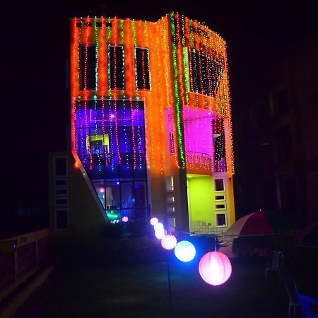 Golden Dust Hotel Puri Exterior photo