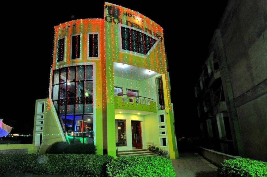 Golden Dust Hotel Puri Exterior photo