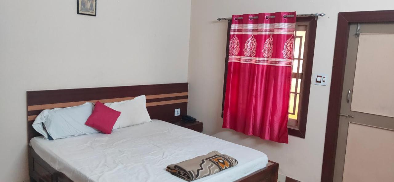 Golden Dust Hotel Puri Exterior photo