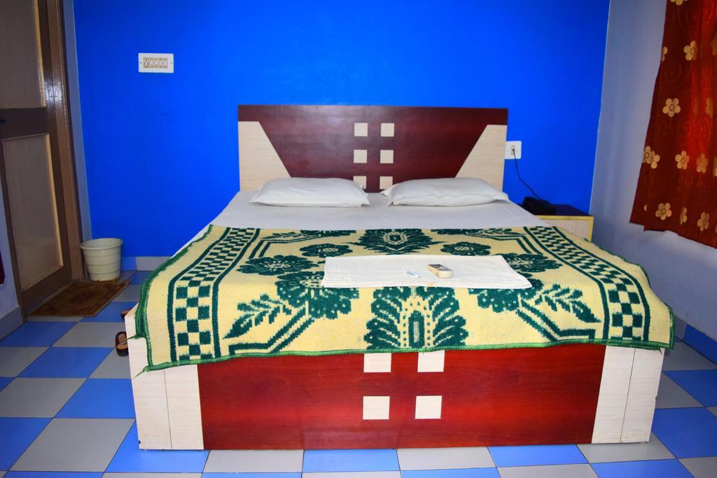 Golden Dust Hotel Puri Room photo