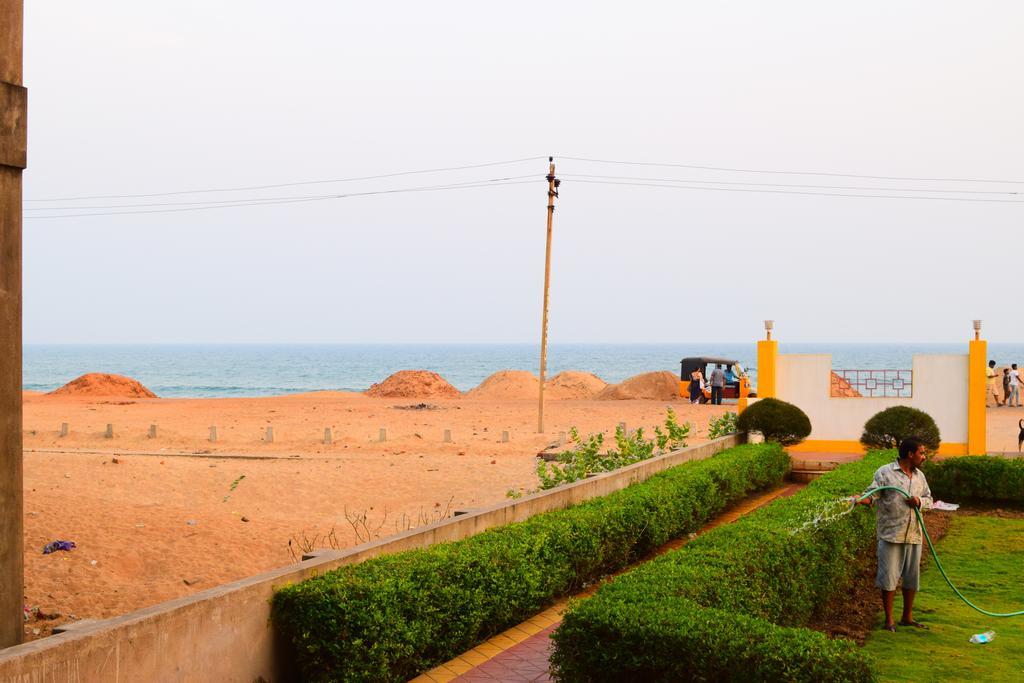 Golden Dust Hotel Puri Exterior photo