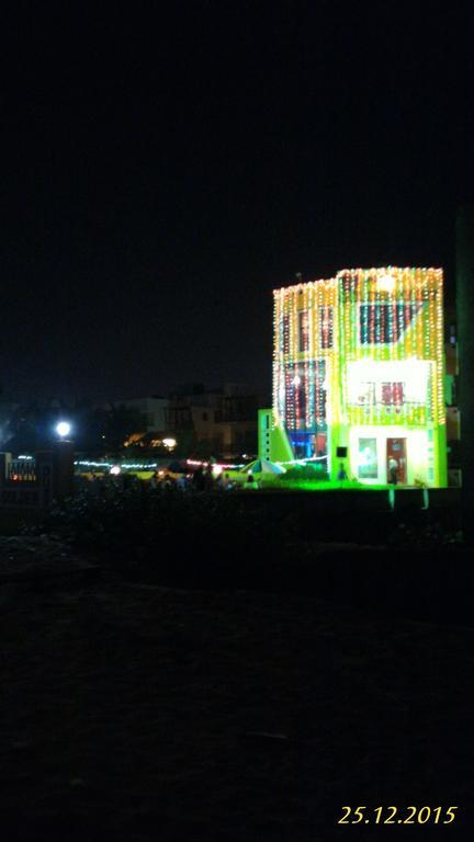 Golden Dust Hotel Puri Exterior photo