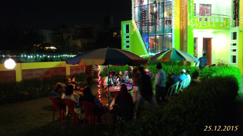 Golden Dust Hotel Puri Exterior photo