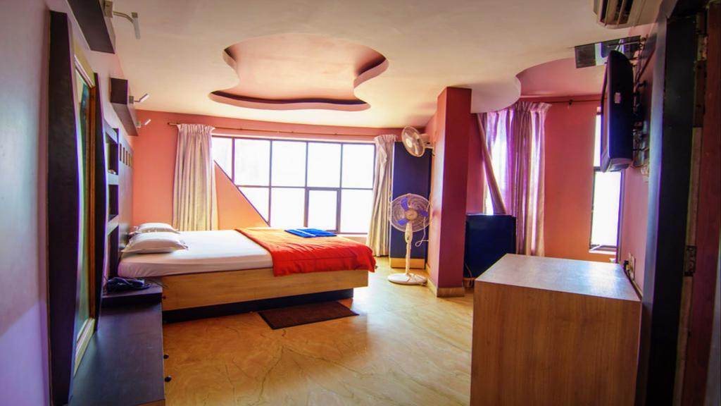 Golden Dust Hotel Puri Exterior photo