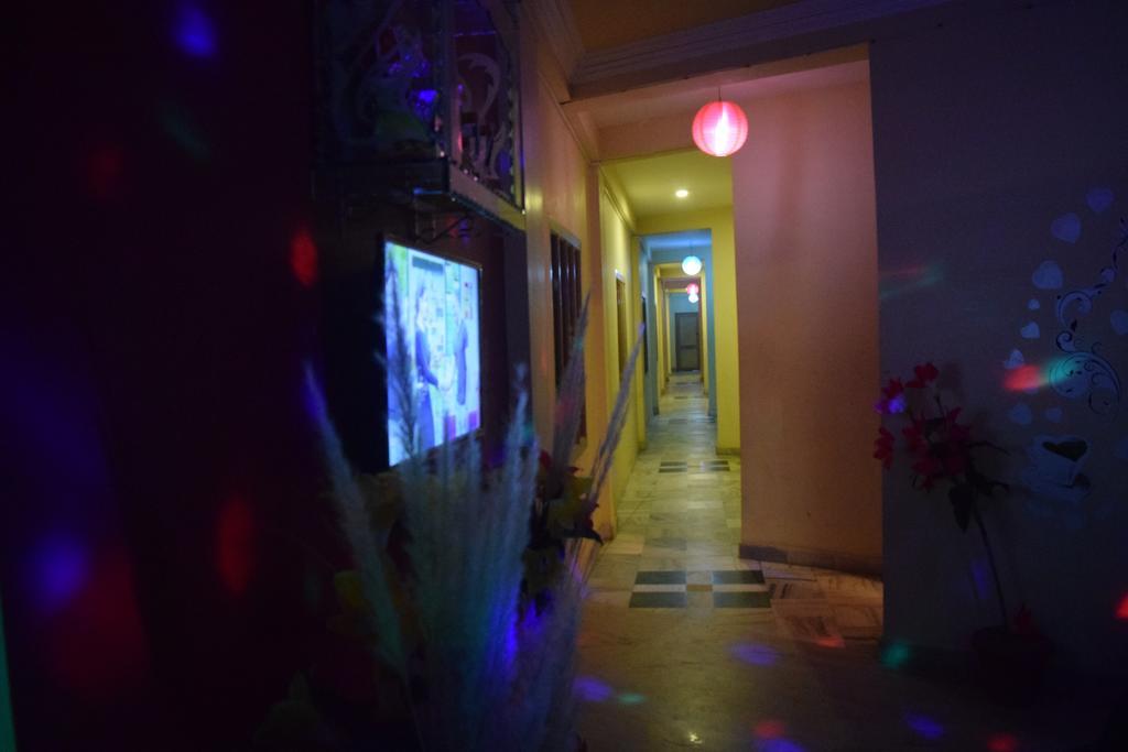 Golden Dust Hotel Puri Exterior photo