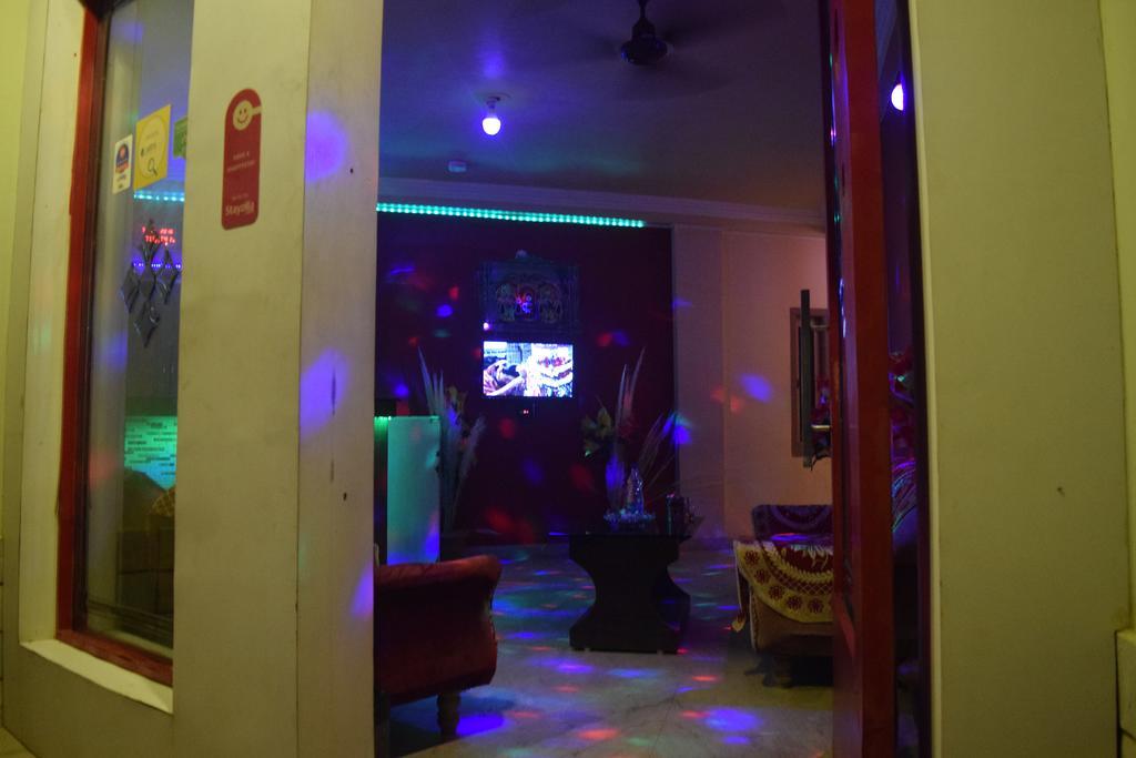 Golden Dust Hotel Puri Exterior photo